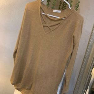 Criss-cross long sleeve top